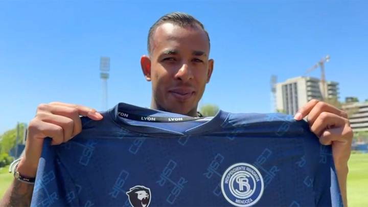 ¡Ganate la camiseta de Independiente Rivadavia firmada por Sebastián Villa!