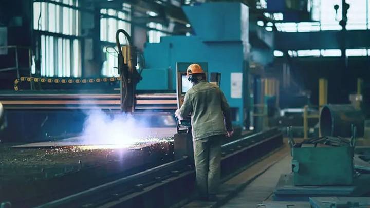 La producción metalúrgica volvió a caer y está 30% por debajo de su pico histórico