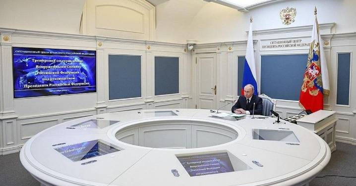 Trump anuncia ensayos nucleares para frenar a Rusia, que "actuará en consecuencia"