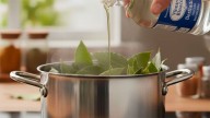 La mezcla de laurel y vinagre: un remedio natural con múltiples beneficios para tu hogar