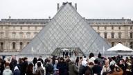 El Louvre traslada parte de sus joyas al Banco de Francia una semana después del mediático robo
