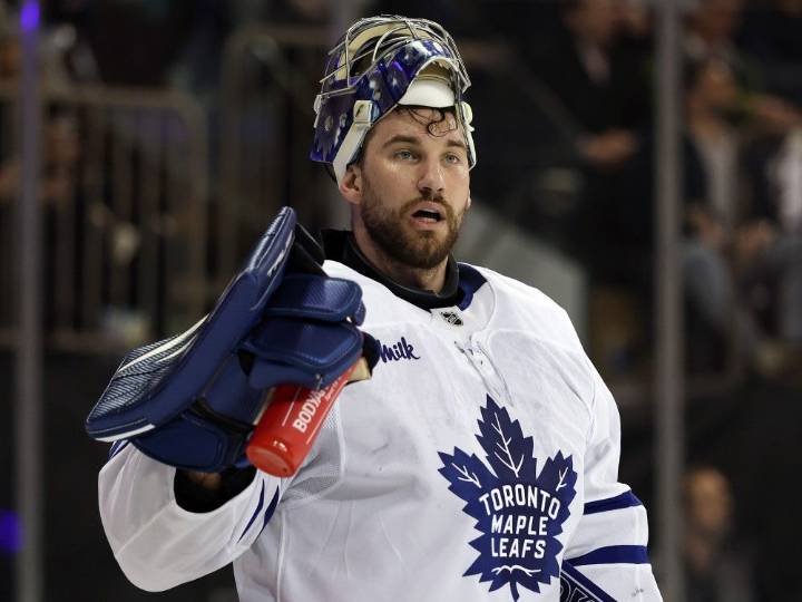 Stolarz sharp, but can't save Maple Leafs in home preseason finale