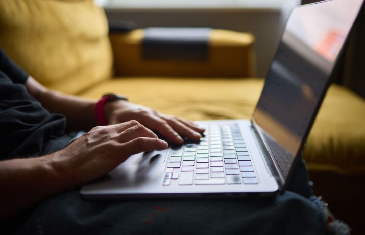 La Comisión Europea alerta sobre la brecha digital laboral