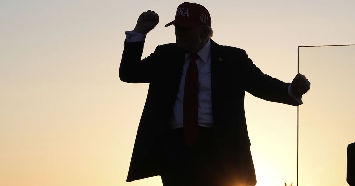 “Me encantaría hacerlo”: Trump reaviva la conversación sobre un tercer mandato y asegura tener los mejores números de su carrera política