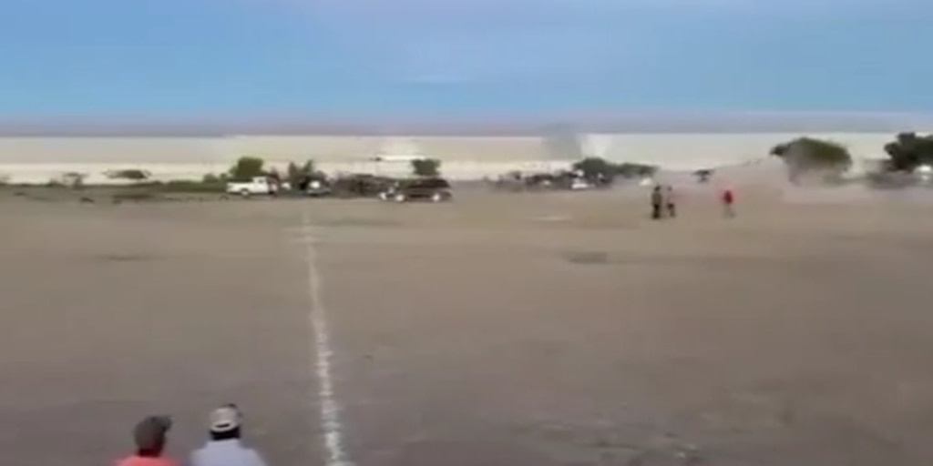 Sujeto atropelló a dos personas en campo de fútbol amateur, en Guanajuato; víctimas pierden la vida
