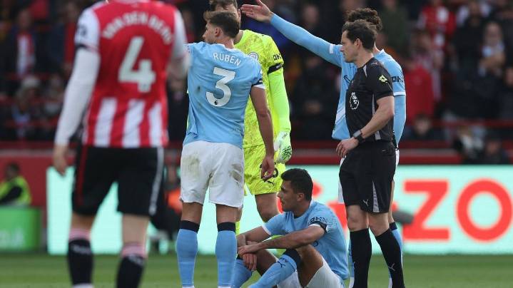 Man City star Rodri sustains suspected hamstring problem in latest injury issue for Spain midfielder