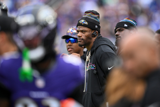 Lamar Jackson regresa a los entrenamientos de los Ravens tras perderse dos juegos por lesión