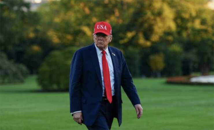 'No one has an annual physical twice': Trump insider baffled by Friday hospital visit