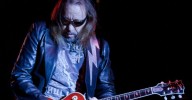 KISS Guitarist Ace Frehley On Life Support Following Brain Bleed