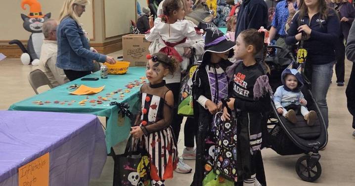 Costumed cuties, little monsters go trick-or-treating at Mason City mall