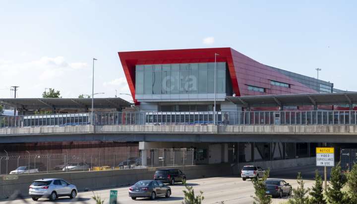 Trump freezes $2.1B for Chicago projects, Red Line extension, in shutdown fight with Democrats