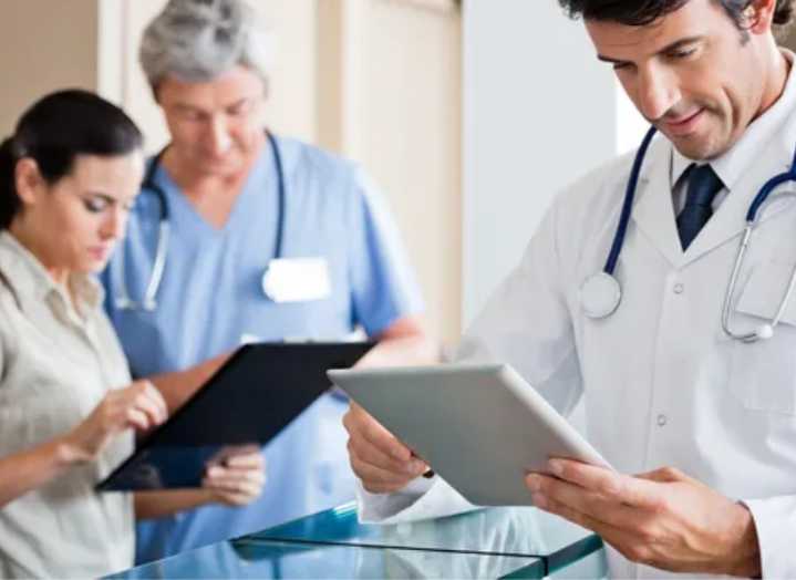 Anuncian eliminación de deudas médicas a personas de NC