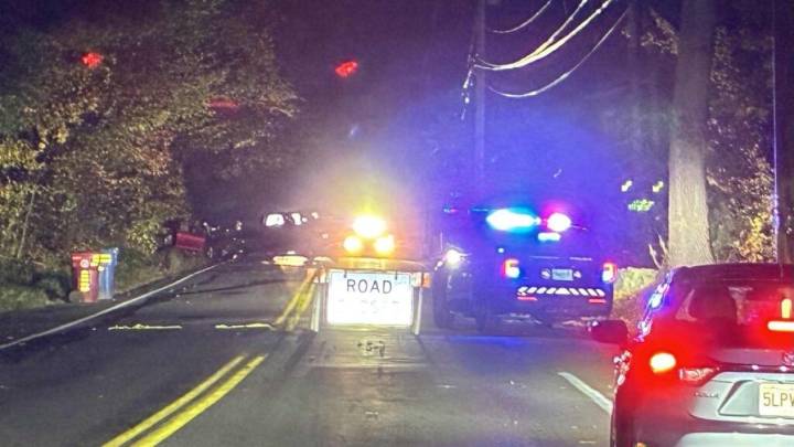 Tyngsborough Mass. Long Pond Road closed after crash