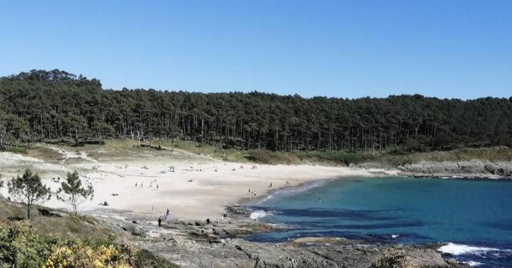 Un juzgado avala derribar dos casas construidas hace más de 30 años en primera línea de esta playa de Galicia
