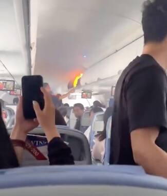 Incendio en pleno vuelo obliga a aterrizaje de emergencia en China