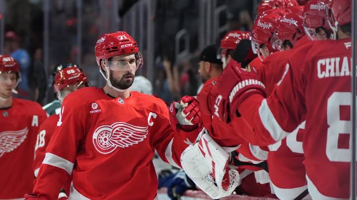 Maple Leafs fall to Red Wings in OT to close pre