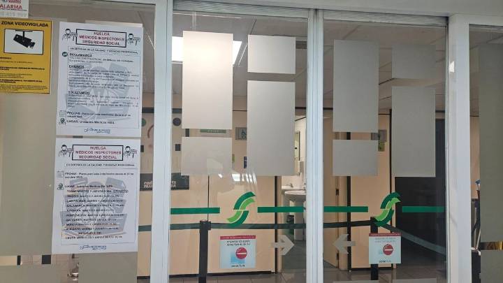 Los médicos inspectores de la Seguridad Social hacen paros parciales por la gestión de las bajas