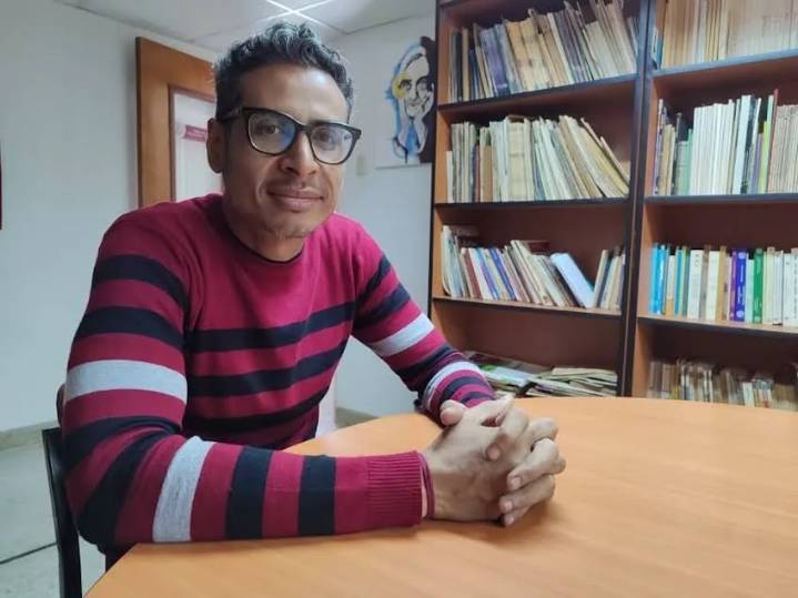 Director de la revista POESIA Víctor Manuel Pinto recibirá Botón Filuc