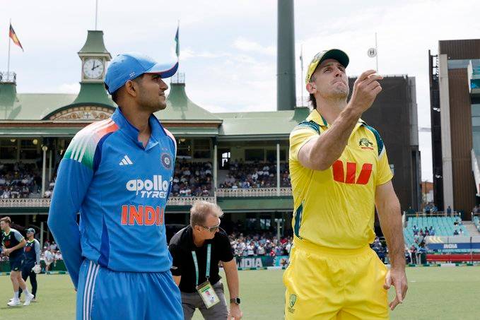 Australia elect to bat; India bring in Kuldeep, Prasidh; injured Nitish Reddy sits out of 3rd ODI