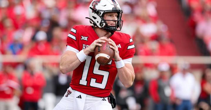 Hammond injured for No. 14 Texas Tech as Morton puts on uniform at halftime just in case