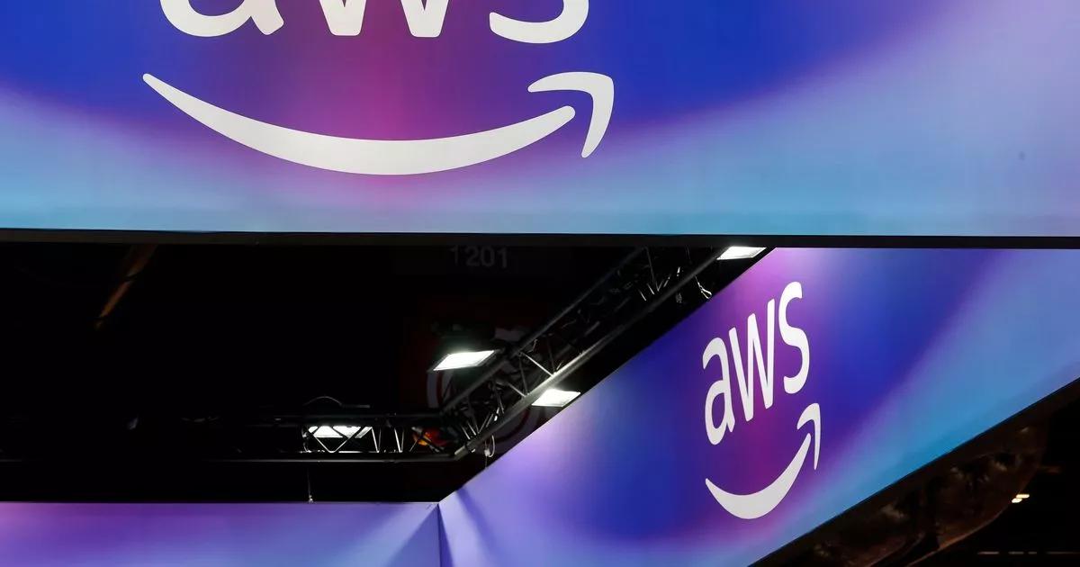 Fire service issues 999 message amid Amazon Web services internet outage