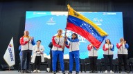 Delegaciones deportivas reciben el tricolor para representar al país en citas internacionales