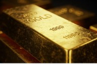 ¡Oro en la cima! Su precio supera los 4 mil dólares por onza