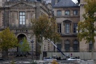 Masked Robbers Pull Off Bold Jewel Heist At Paris’ Louvre Museum