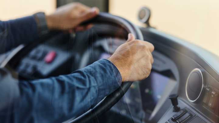 Ultras matan a un conductor en el ataque a un autobús de aficionados del equipo rival en Italia