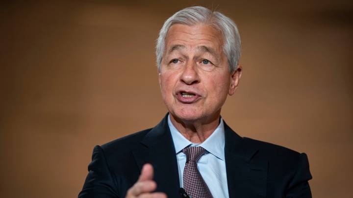 Jamie Dimon: Auto bankruptcies reveal 'early signs' of lending excess