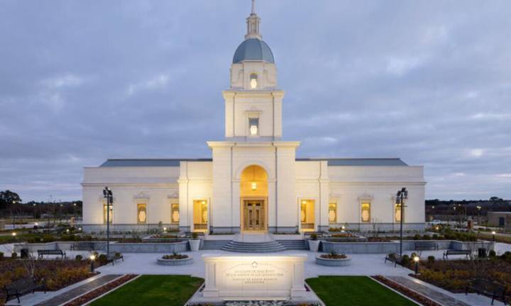 "Para evitar cualquier misterio", los mormones abren por única vez su templo de Bahía