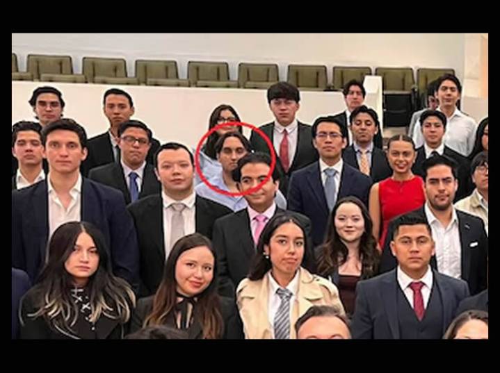Jesús Ernesto, hijo menor de AMLO, participa en evento del Senado de la República