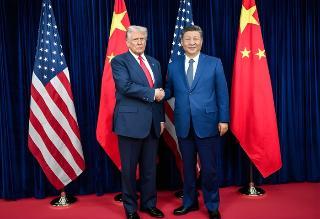 Trump rebaja al 10% aranceles a china por fentanilo tras su encuentro con Xi