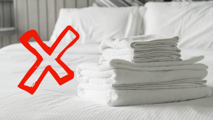 Adiós a las sábanas lisas: los estampados que transforman la cama en el centro del dormitorio