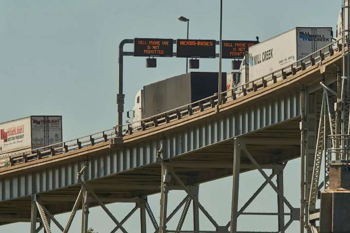 Hours-long delays for commercial truck traffic entering Canada in Windsor, Point Edward