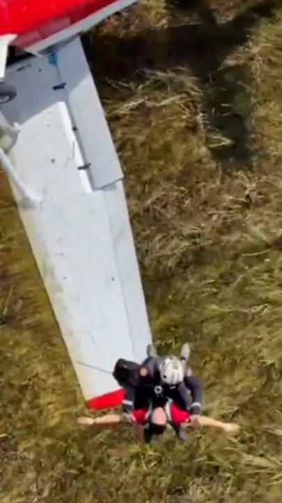 2 rescued in the Florida Everglades after plane crash, leaving them stranded on the wing