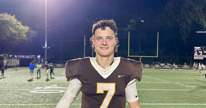 Emmett Dowling, Mount Carmel take down Brother Rice in battle of unbeatens