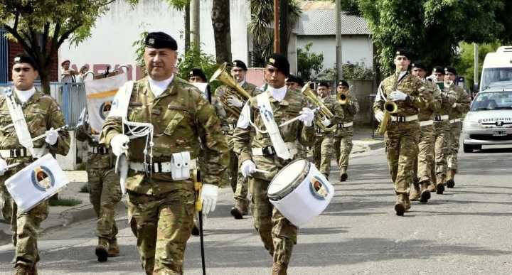 Información General La Banda Militar “Cura Malal” de Pigüé brilló en la inauguración de la Muestra de Industria y Comercio en 30 de Agosto