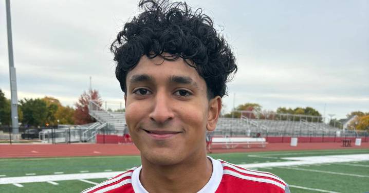 Naperville Central breaks tie with second-half goal, beats Oswego for regional title. – Shaw Local