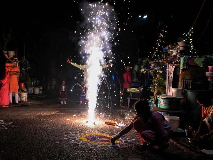 Diwali provokes ‘hazardous’ alert over New Delhi air quality