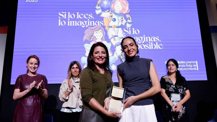 La cordobesa Ana Ortiz se alza con el Premio Hortensia Roig de literatura infantil por su obra "Amor a primera fórmula"