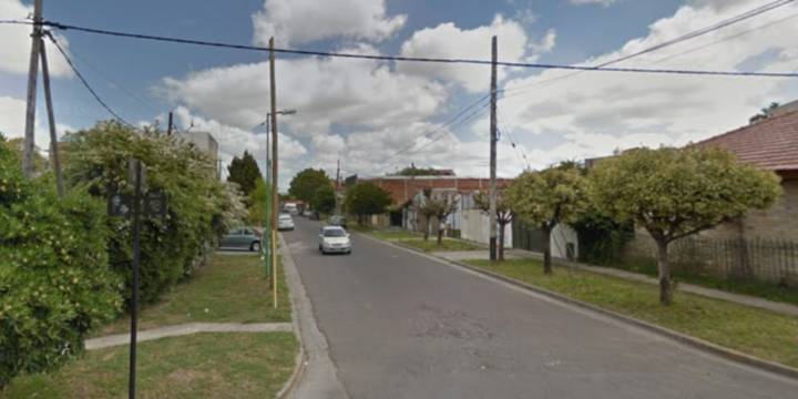 Maniataron a un matrimonio para robarles en La Plata, no tenían dinero y se llevaron hasta las zapatillas