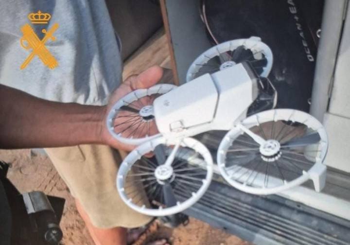 Sancionado por volar un dron cerca del Aeropuerto de Fuerteventura y ocasionar varios desvíos y retrasos