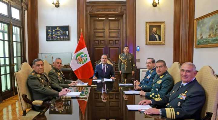 Jerí se reunió con FF.AA. y PNP para planificar lucha contra crimen