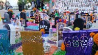 Colectivo instala altar en Salamanca; apoya 300 familias y 60 sepelios