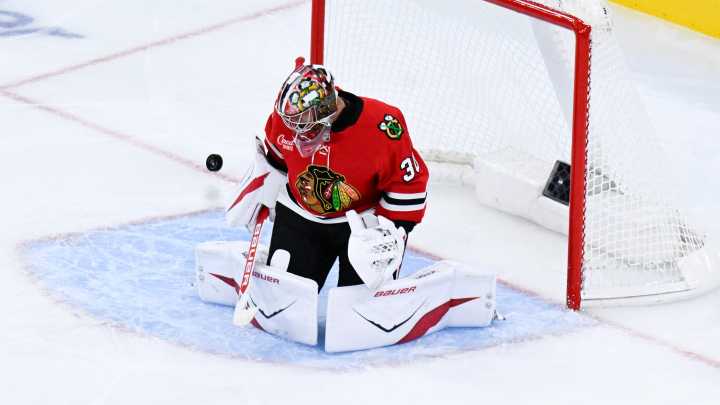 Blackhawks at Lightning odds, picks and predictions