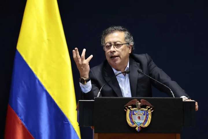 Petro propone tratado regional para combatir el narcotráfico en el Pacífico