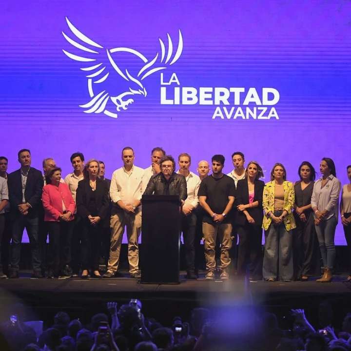 En el cierre de la campaña en Rosario, Milei prometió "un cambio en serio" del país desde el próximo domingo