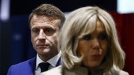 Francia: juzgan a diez personas por afirmar que la esposa de Macron es un hombre