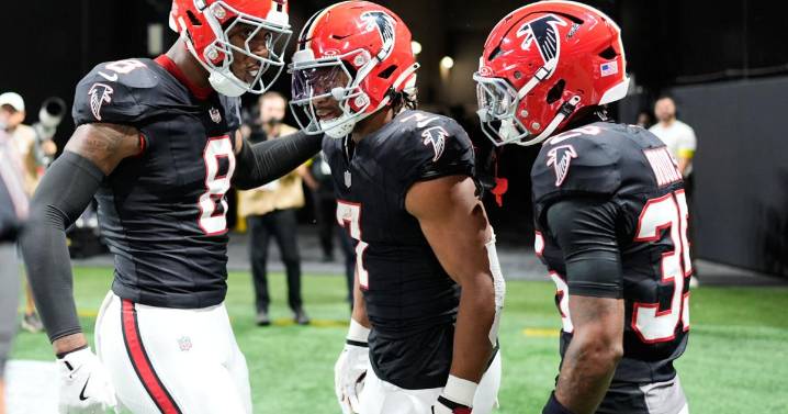 Falcons ride Robinson's 170 rushing yards, including 81